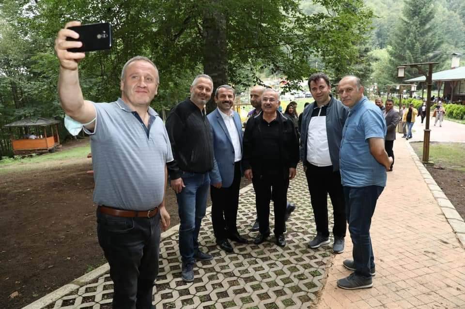 BAŞKAN GÜLER BİR GÜNDE 4 İLÇE GEZDİ